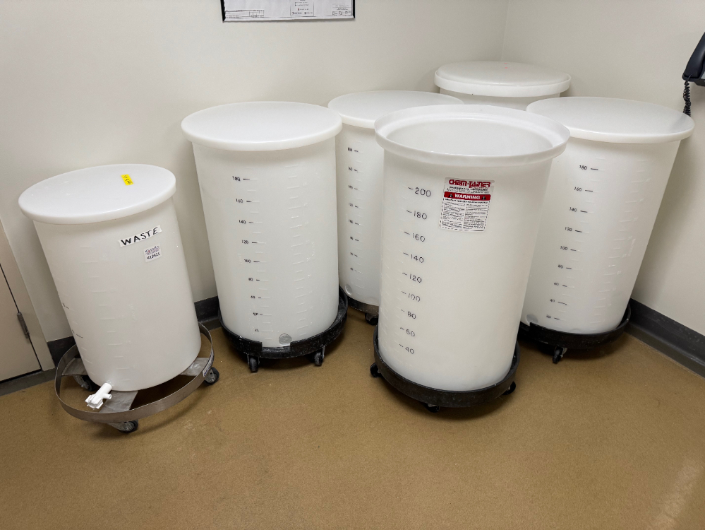 Image of Plastic Tanks - Quantity 6